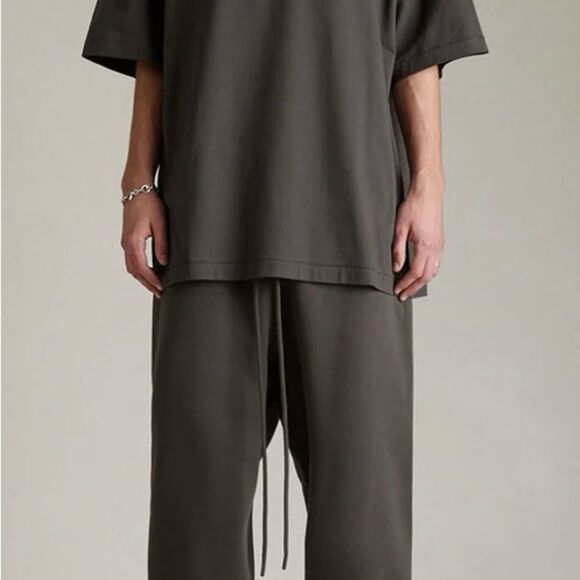 FEAR OF GOD ESSENTIALS INK BLACK T-SHIRT, NWT, SIZE LARGE 100% COTTON JERSEY - Picture 6 of 6